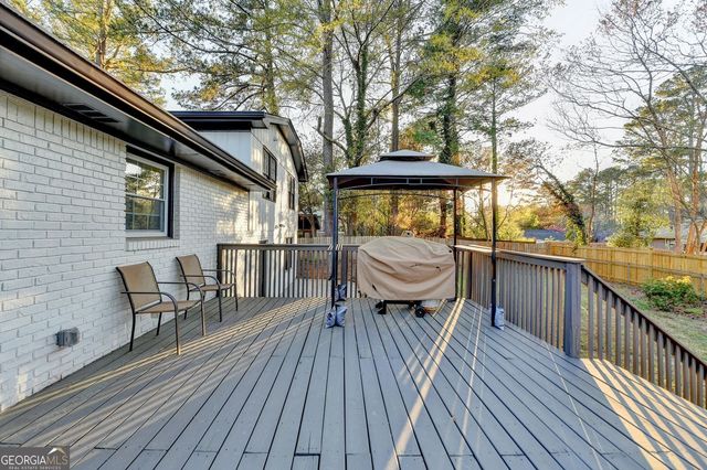 4087 Signal Ridge SW, Lilburn, GA 30047