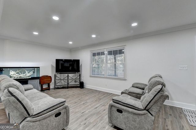 4087 Signal Ridge SW, Lilburn, GA 30047