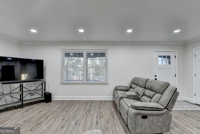 4087 Signal Ridge SW, Lilburn, GA 30047