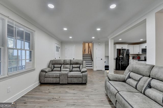 4087 Signal Ridge SW, Lilburn, GA 30047