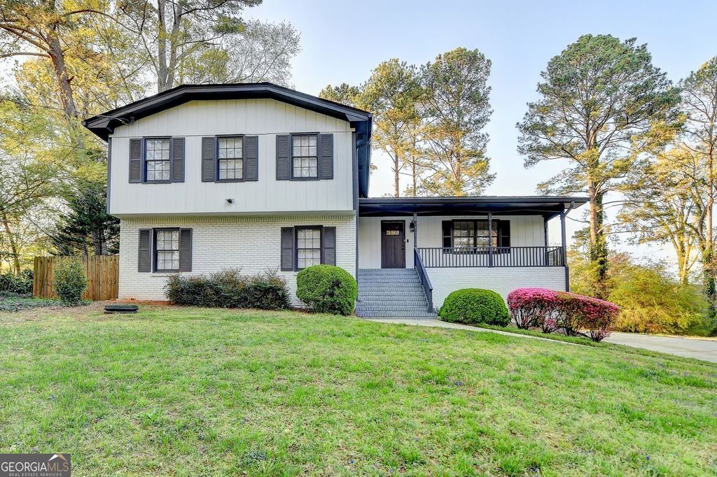 4087 Signal Ridge SW, Lilburn, GA 30047
