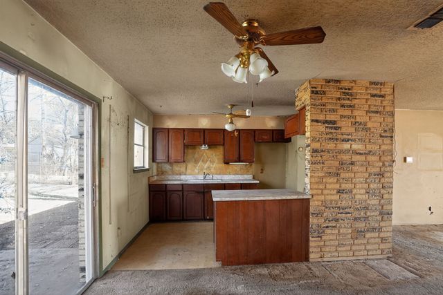 404 Nathan Street, Burleson, TX 76028