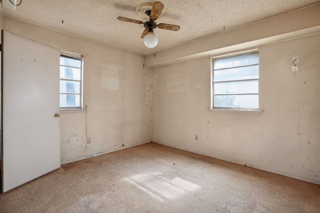 404 Nathan Street, Burleson, TX 76028