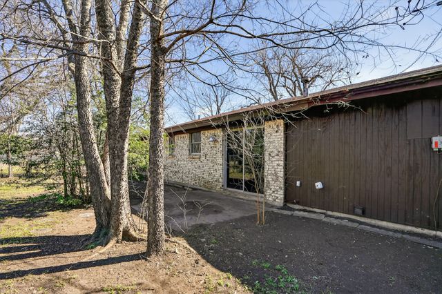 404 Nathan Street, Burleson, TX 76028