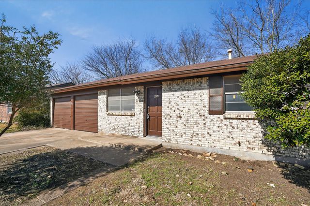 404 Nathan Street, Burleson, TX 76028