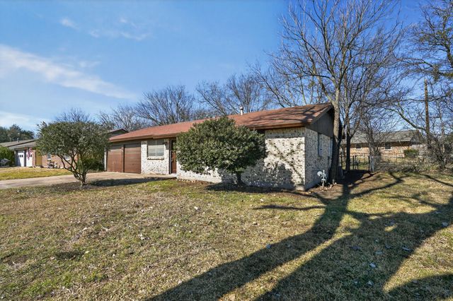 404 Nathan Street, Burleson, TX 76028