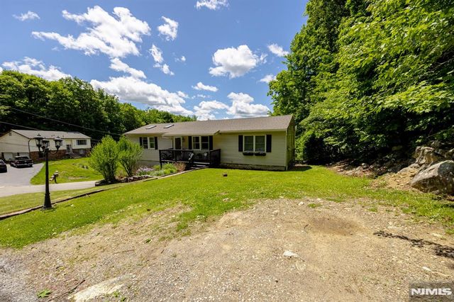 1 Bantry Court, Vernon, NJ 07422