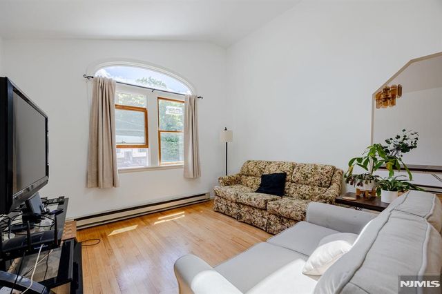 1 Bantry Court, Vernon, NJ 07422