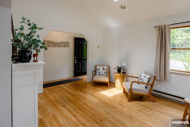 1 Bantry Court, Vernon, NJ 07422