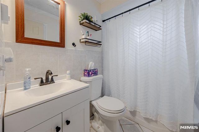 1 Bantry Court, Vernon, NJ 07422