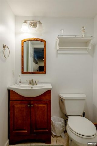 1 Bantry Court, Vernon, NJ 07422