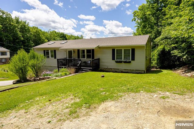 1 Bantry Court, Vernon, NJ 07422