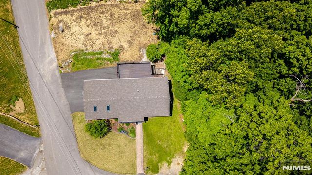 1 Bantry Court, Vernon, NJ 07422