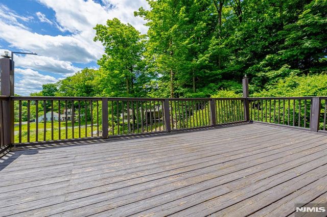 1 Bantry Court, Vernon, NJ 07422
