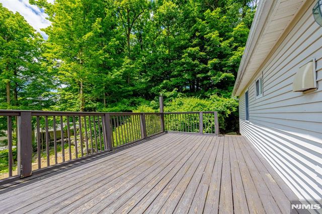 1 Bantry Court, Vernon, NJ 07422