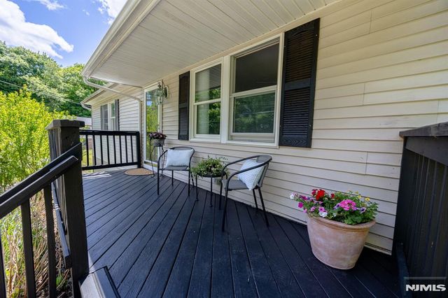 1 Bantry Court, Vernon, NJ 07422