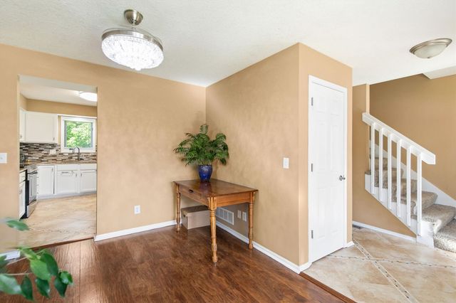 6814 NW 56th Street, Johnston, IA 50131