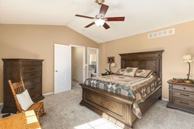 6814 NW 56th Street, Johnston, IA 50131