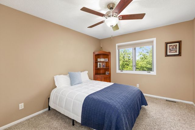 6814 NW 56th Street, Johnston, IA 50131