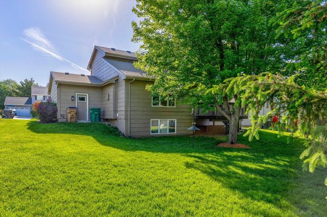 6814 NW 56th Street, Johnston, IA 50131