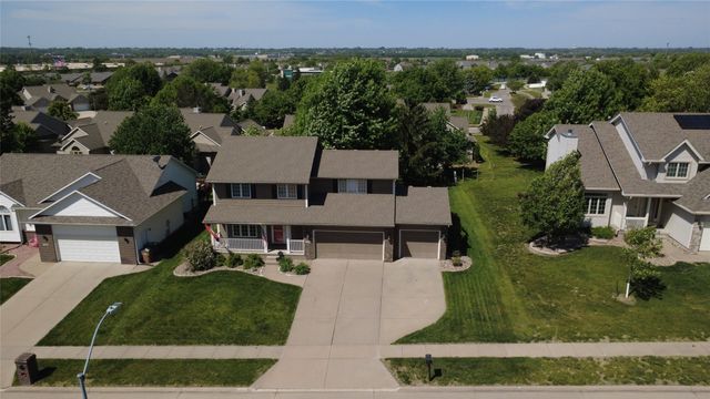 6814 NW 56th Street, Johnston, IA 50131