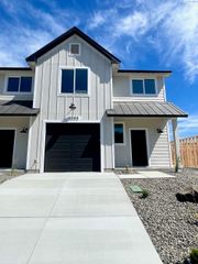 3555 W 6th Place, Kennewick, WA 99336