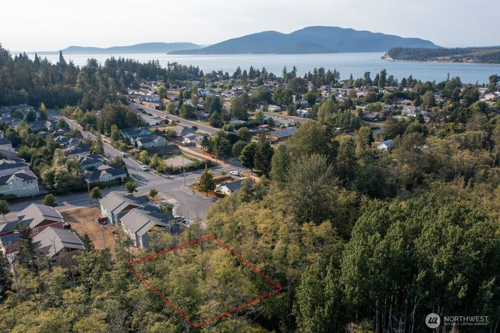 2009 18th Street, Anacortes, WA 98221