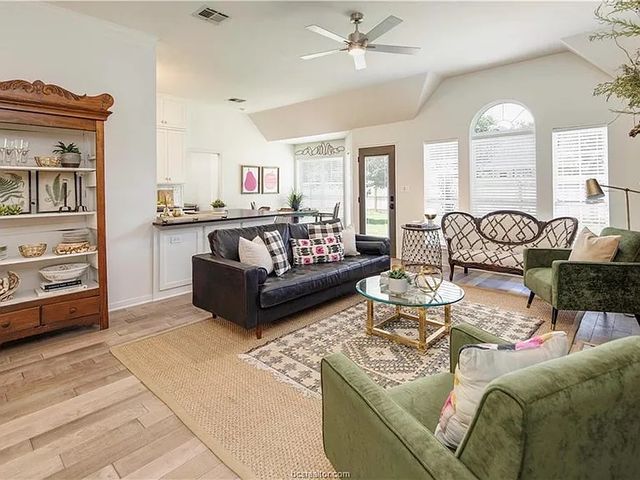 701 Putter Court, College Station, TX 77845