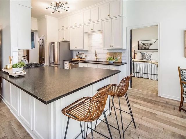 701 Putter Court, College Station, TX 77845