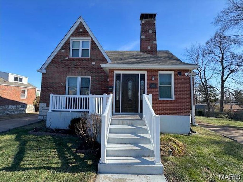 9012 Eden Avenue, Affton, MO 63123