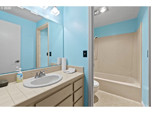 21886 Sw MARTINAZZI Ave, Tualatin, OR 97062