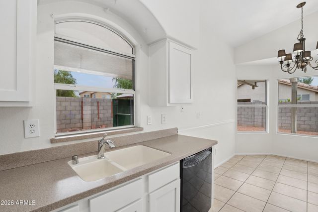15661 W HAMMOND Drive, Goodyear, AZ 85338