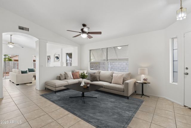 15661 W HAMMOND Drive, Goodyear, AZ 85338