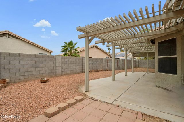 15661 W HAMMOND Drive, Goodyear, AZ 85338