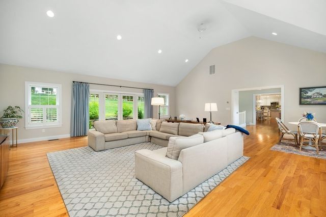 14 Overledge Road, Manchester, MA 01944