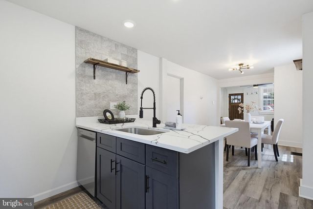 14 N LOCUST ST, Lititz, PA 17543