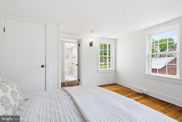 14 N LOCUST ST, Lititz, PA 17543