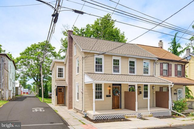 14 N LOCUST ST, Lititz, PA 17543