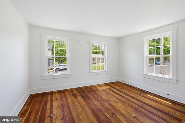 14 N LOCUST ST, Lititz, PA 17543