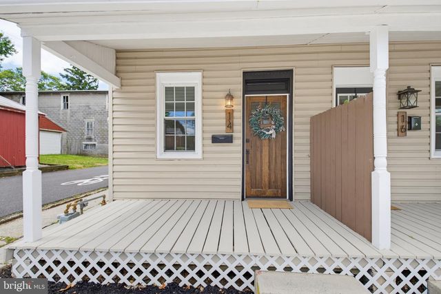 14 N LOCUST ST, Lititz, PA 17543