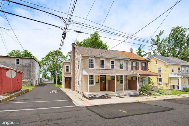 14 N LOCUST ST, Lititz, PA 17543