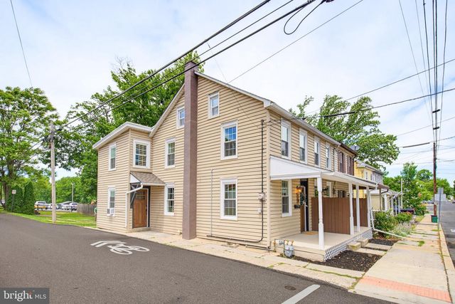 14 N LOCUST ST, Lititz, PA 17543
