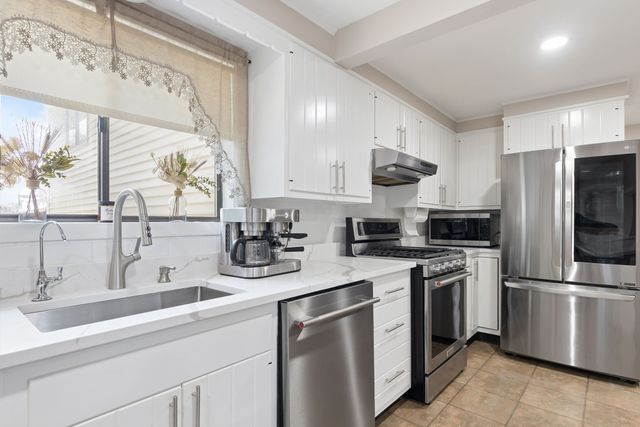 27 Lyman Rd, Framingham, MA 01701