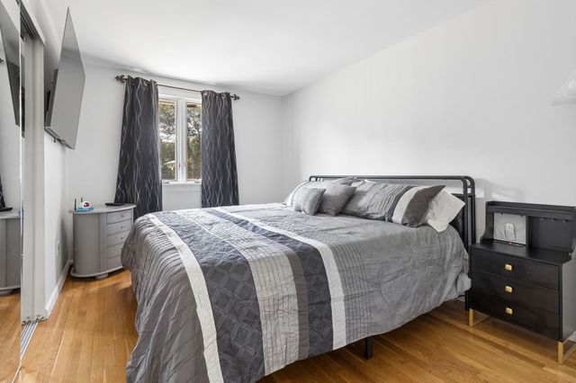 27 Lyman Rd, Framingham, MA 01701