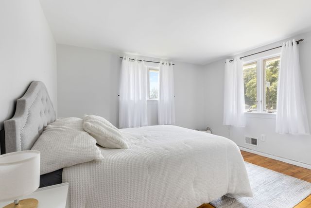 27 Lyman Rd, Framingham, MA 01701