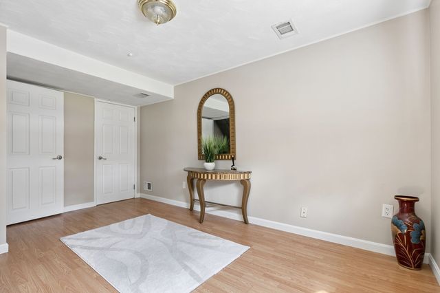 27 Lyman Rd, Framingham, MA 01701