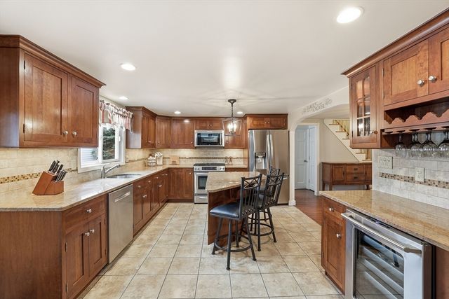 33 Julia Rd, Weymouth, MA 02191