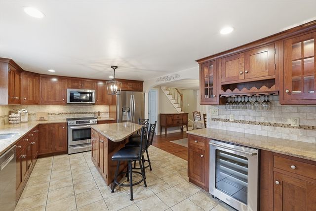 33 Julia Rd, Weymouth, MA 02191