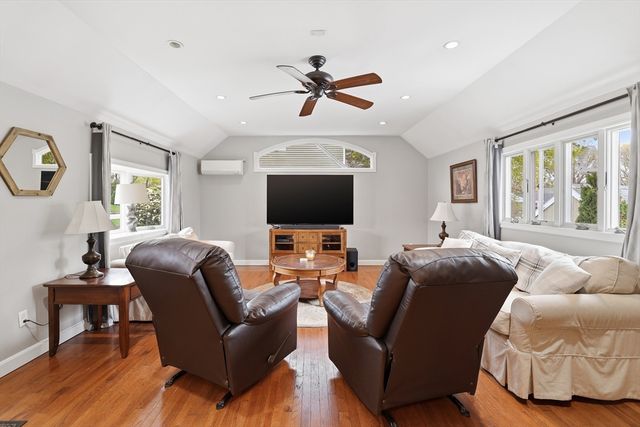 33 Julia Rd, Weymouth, MA 02191