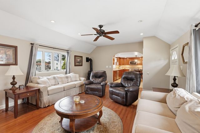 33 Julia Rd, Weymouth, MA 02191